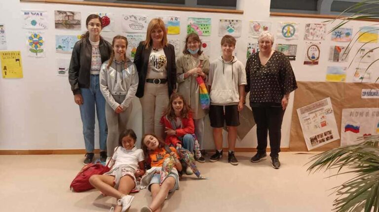 Inauguración de «Vidas perdidas» exposición organizada polo grupo de Participación Xuvenil e Adolescente ‘Axentes do Cambio’