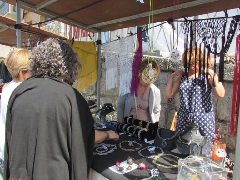 A Festa da Langosta e da Cociña Mariñeira contará con Feira de Artesanía