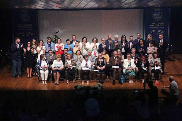 Ponteareas honra a 19 alfombristas coa medalla de prata do Corpus Christi 2022