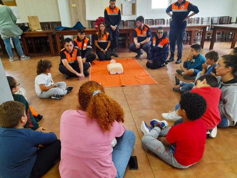 Talleres de Primeiros Auxilios para participantes e cans do Proxecto “Vincúlate”