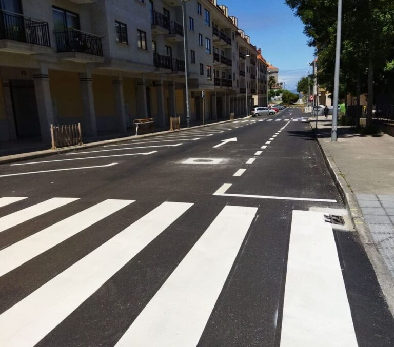 A rúa Cuba será de sentido único e a zona de “Os Tendais” gaña prazas de aparcamento