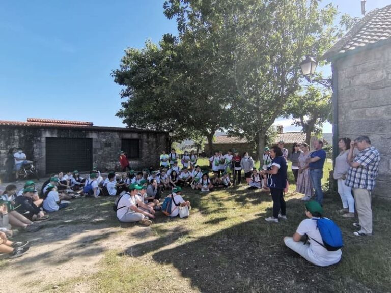 A activista Laura Herrera comparte en Tomiño a súa experiencia da xestión colectiva e feminista da auga