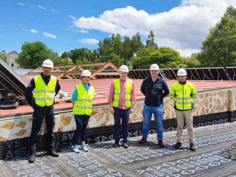 As obras da piscina da Cañiza continúan avanzando