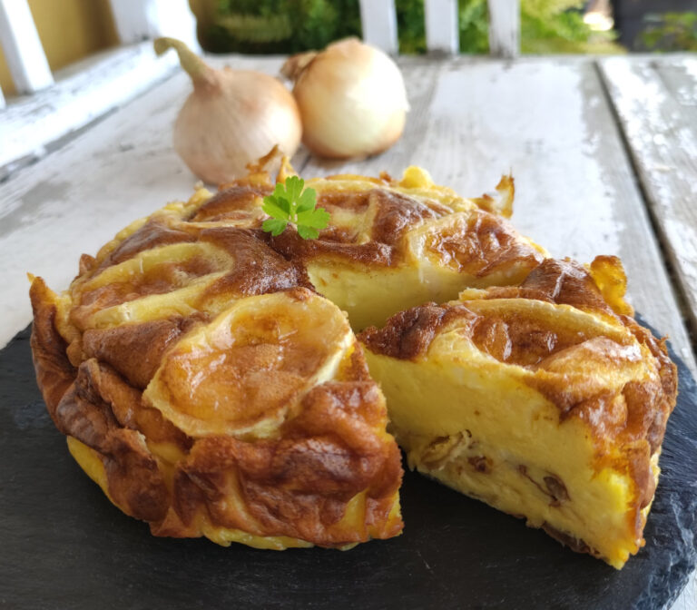 Tarta salada de cebolla caramelizada y queso de cabra (sin gluten)