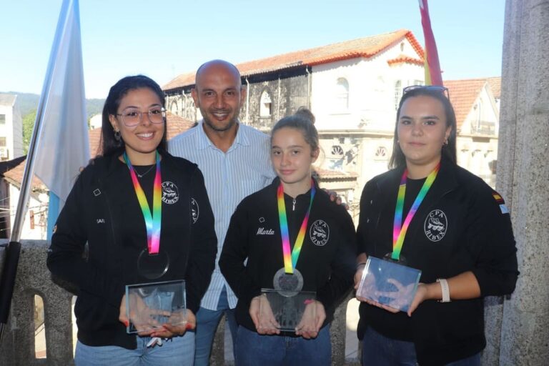 Tres patinadoras porriñesas proclámanse subcampioas do mundo