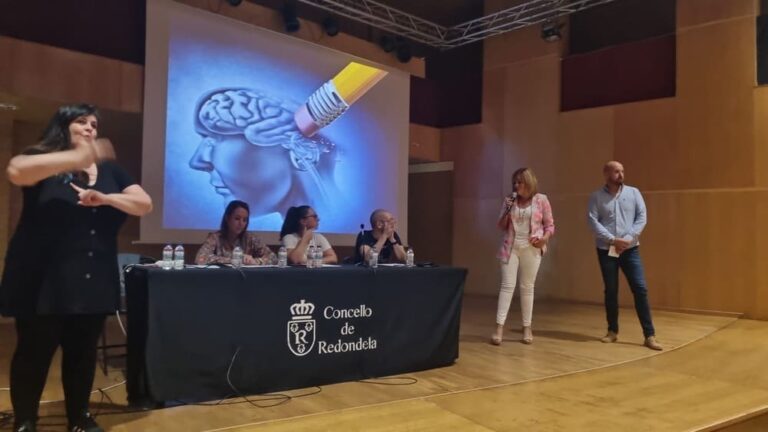 A investigación e a importancia dos coidados protagonizan a conferencia do Día do Alzhéimer de Redondela