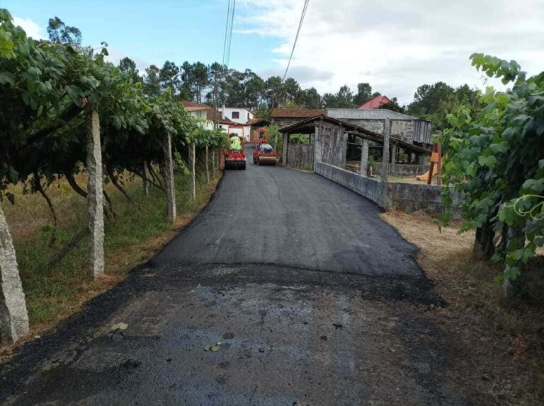 O Concello de Salvaterra de Miño da por rematadas as obras de mellora de firme na Carqueixa