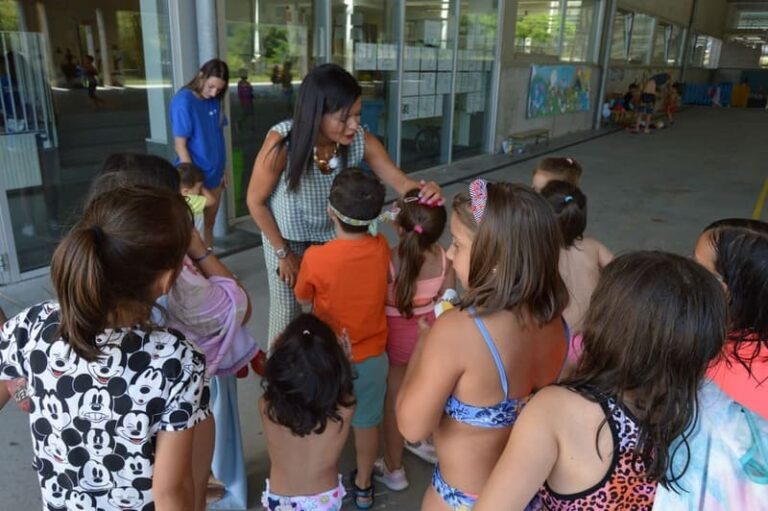 Mos abre o prazo de solicitude de axudas para comedor e material escolar