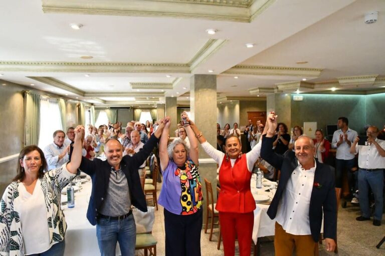 Violeta de Santiago presenta a súa candidatura á alcaldía de Tomiño