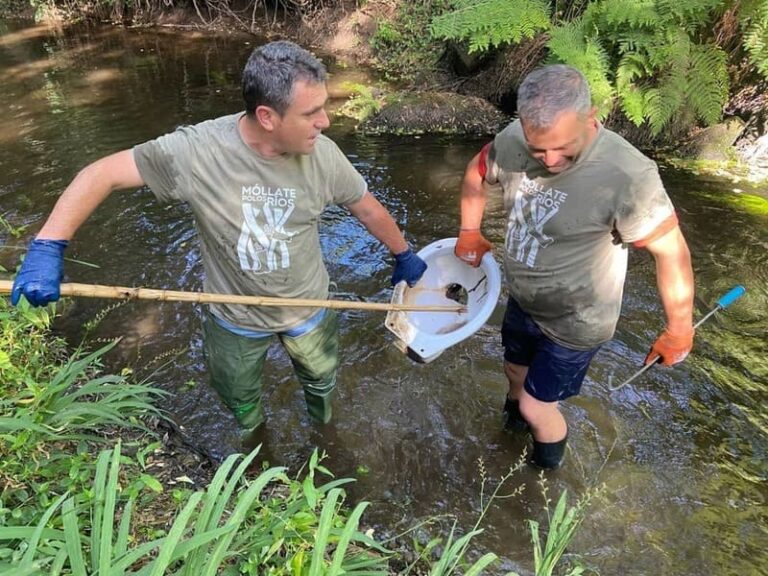 Máis de 1.000 quilos de residuos retirados do río de Gondomar
