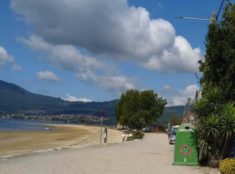 O Concello de Redondela optimiza o alumeado público do paseo da praia de Cesantes con luminarias LED