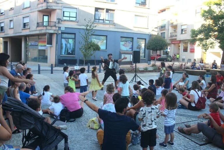 A Praza da Mina róuballe protagonismo ao Seixo na programación de verán en Tomiño