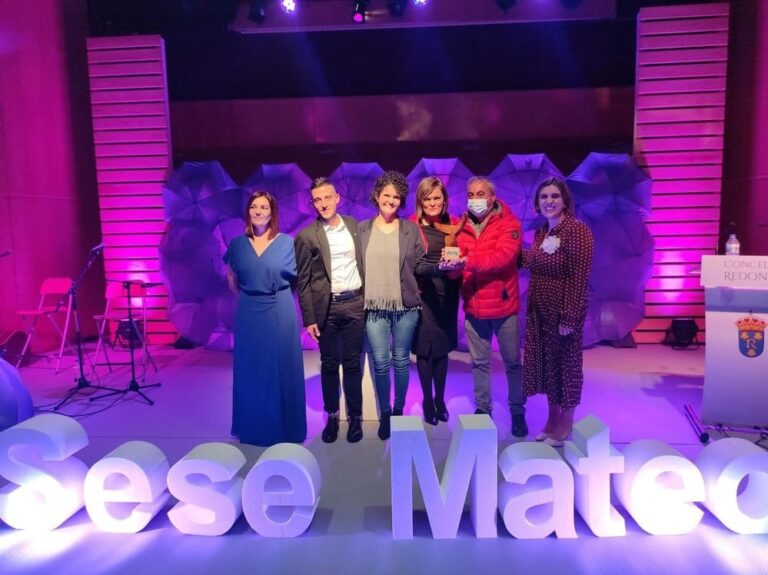 Arantxa Treus presenta a II Gala Sesé Mateo de Xornalismo Ético do Concello de Redondela