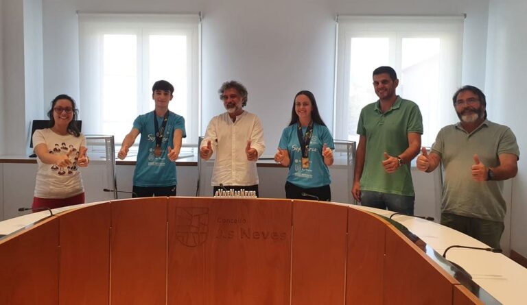 Recepción no Concello das Neves aos dous medallistas europeos de Bádminton