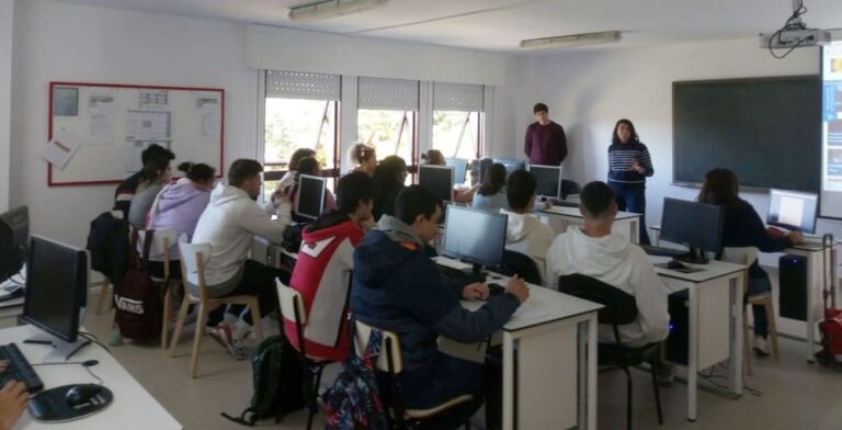 Ponteareas asesora á mocidade da comarca sobre a inmersión na vida laboral