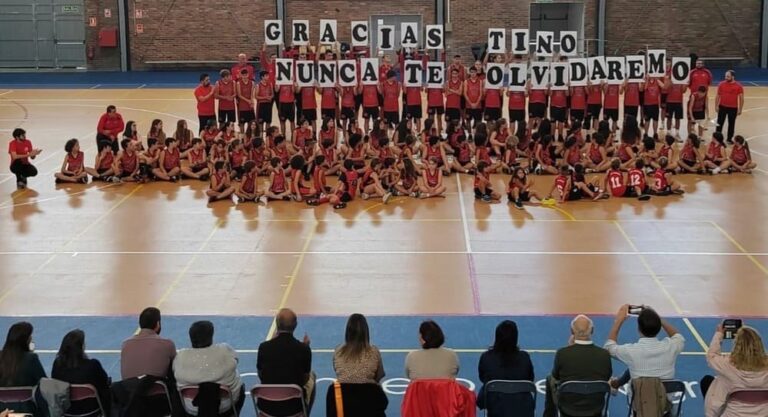 O CB Nigrán homenaxea a “Tino” na súa presentación de temporada