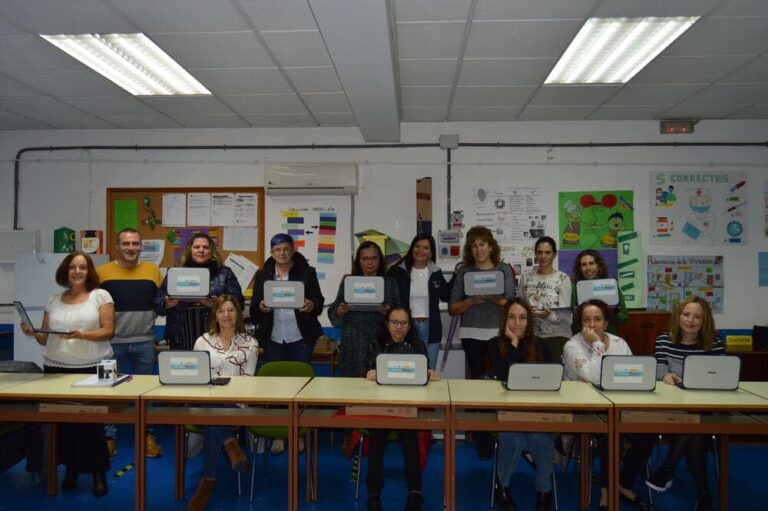 20 mulleres formáronse en Mos para reducir as fendas dixital e de xénero