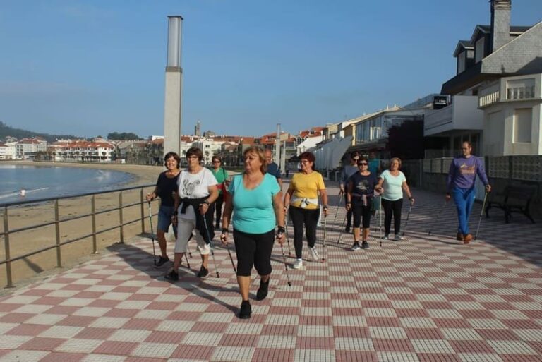 A actividade ‘Marcha Nórdica’ estréase en Nigrán co aforo completo
