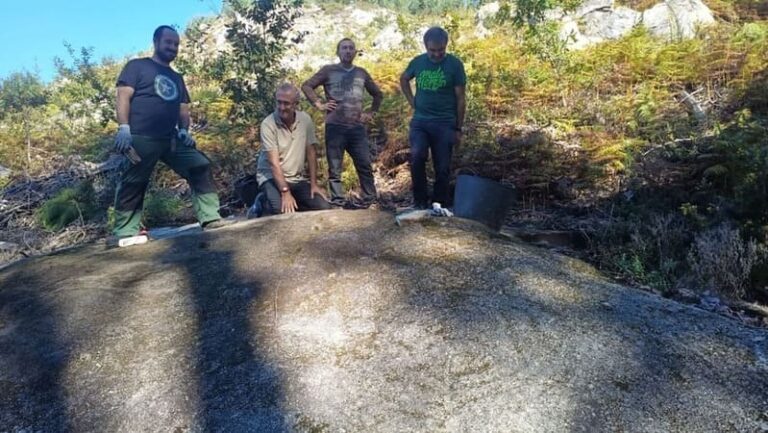Nigrán porá en valor un gran petroglifo en Camos
