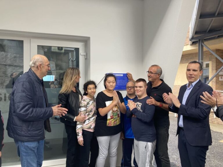 O CEE Juan María inaugurou o seu novo ximnasio