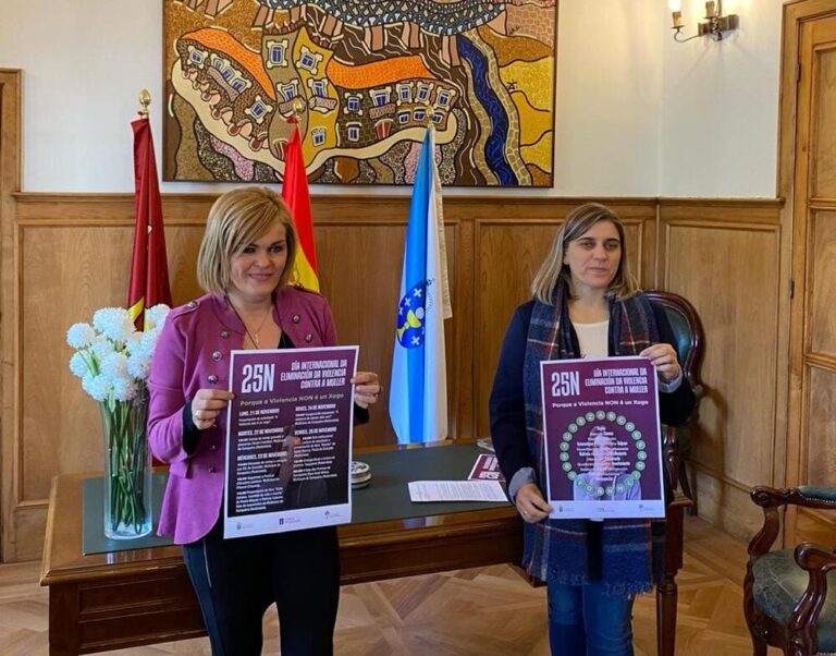 A alcaldesa Digna Rivas e a concelleira de Igualdade, Iria Vilaboa, na presentación da programación do 25N