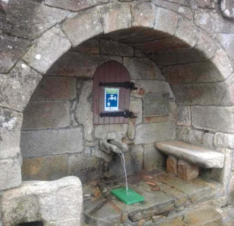 A auga da Fonte do Pombal de Baiona volve a ser apta para o consumo humano