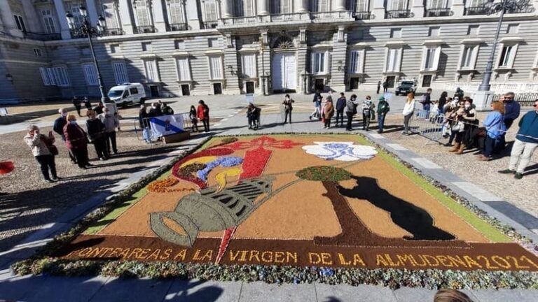 Santa María la Real de la Almudena terá unha alfombra floral