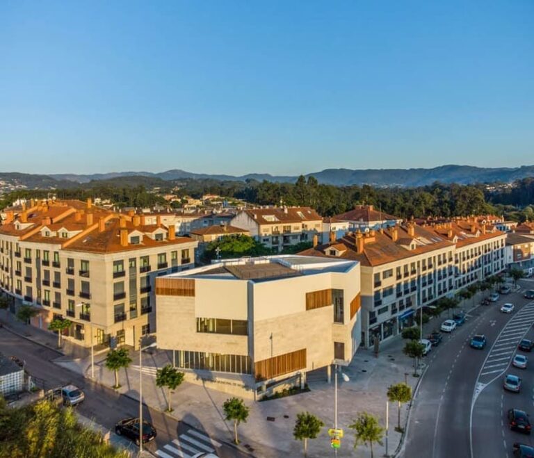 Nigrán abre hoxe as portas dunha biblioteca de vangarda