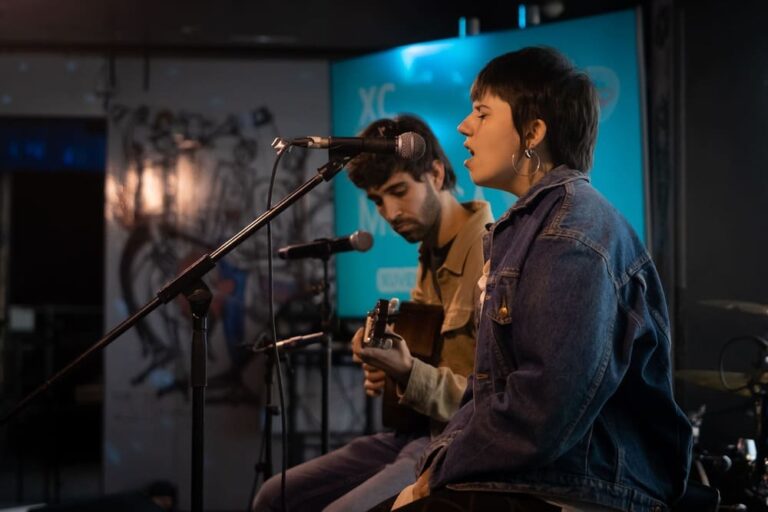 A Xunta premia o talento musical da redondelá Lara Álvarez