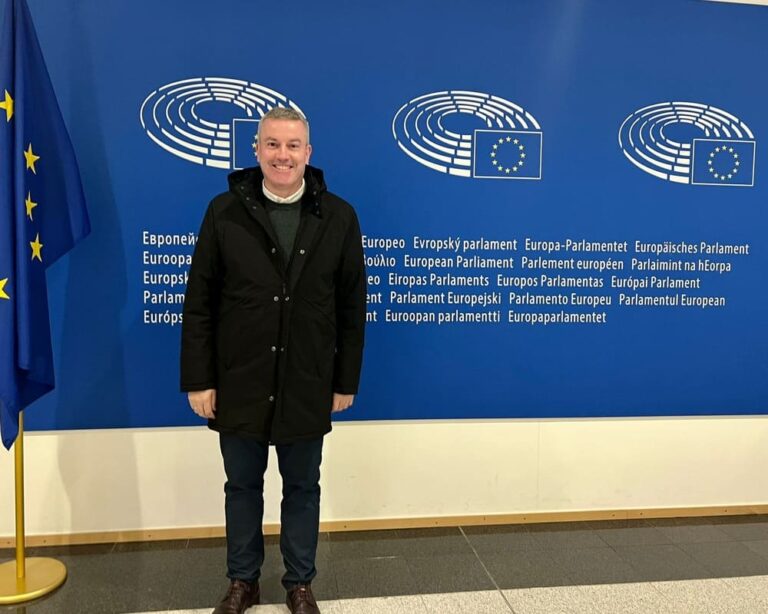 Luis Piña visita o parlamento europeo