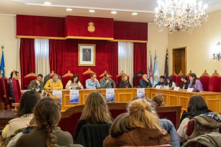 Os nenos alzaron hoxe a súa voz contra a violencia de xénero no pleno infantil en Tui