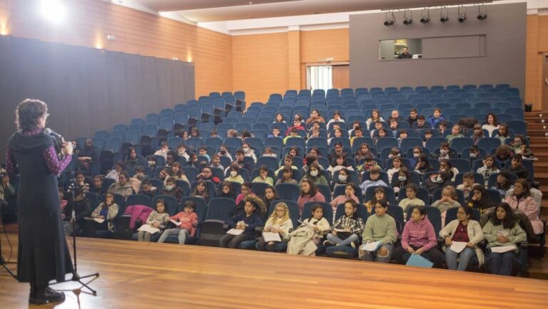 A saúde mental protagoniza o pleno infantil co que Tomiño conmemora o Día Universal da Infancia