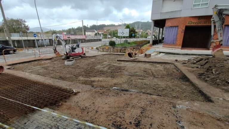 Ponteareas continúa resolvendo problemas da rede de saneamento