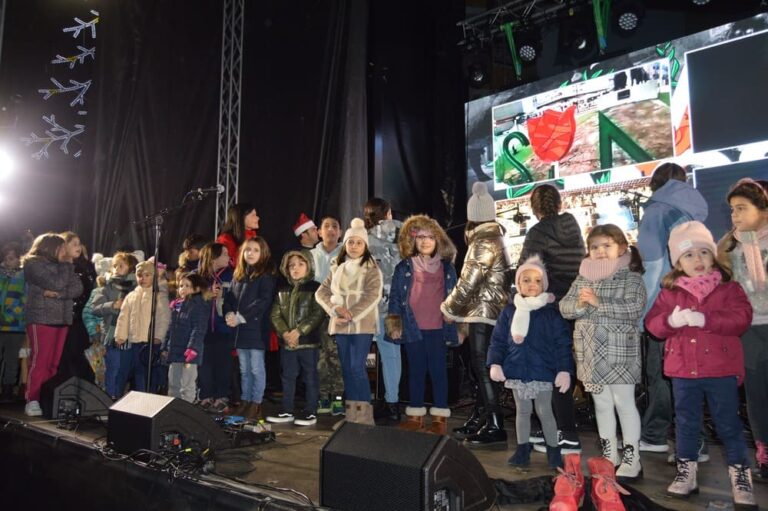 Éxito do acendido de Nadal de Mos