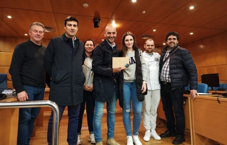 O “Reno Navideño” gaña o I concurso de postres de Nadal do Porriño