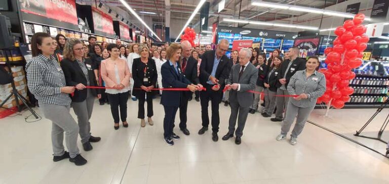 Abre en Nigrán o novo hipermercado Eroski