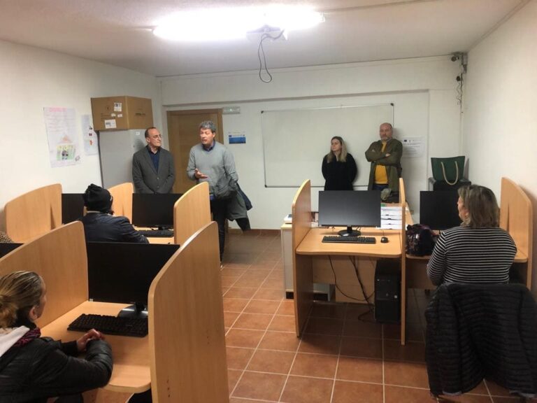 Baiona  pon en marcha o plan formativo municipal co curso de Competencias Clave Nivel 2