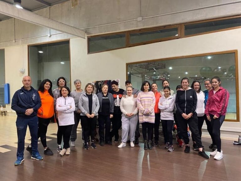 25 mulleres participaron este sábado no curso de defensa persoal  de Baiona
