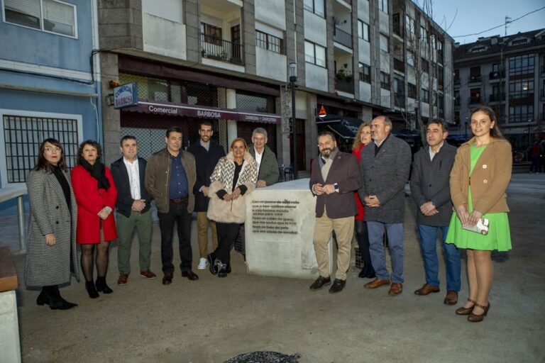 Gondomar estrea unha nova praza adicada a Rosalía de Castro