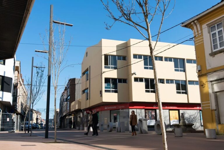 Tomiño mellora a eficiencia enerxética do alumeado público na rúa Gondomar