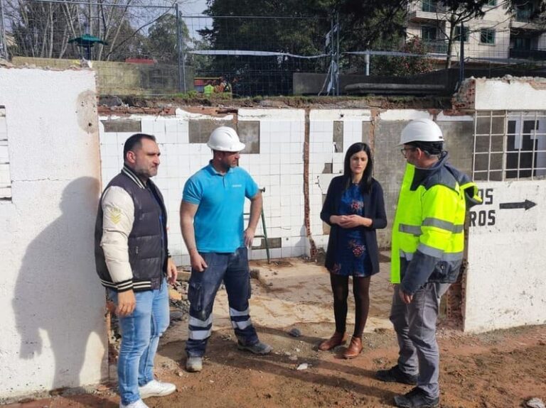 Comezan as obras da II fase da piscina municipal de Salceda de Caselas
