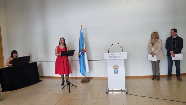 A veciñanza de Chapela unida na homenaxe a Rosalía de Castro