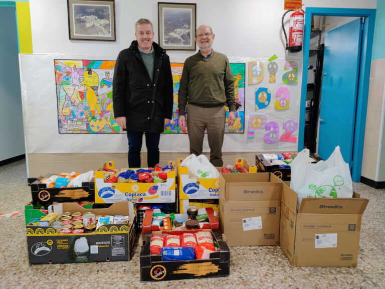 O alumnado do CPI da Cañiza recada 1.500 kilos de produtos de alimentación e hixiene para o almacén solidario do Concello