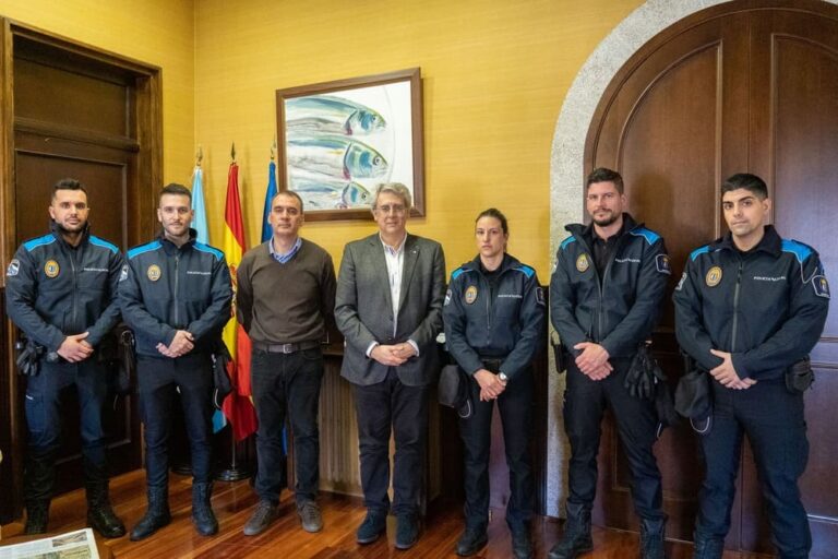 Tui conta con cinco novos axentes de Policía Local