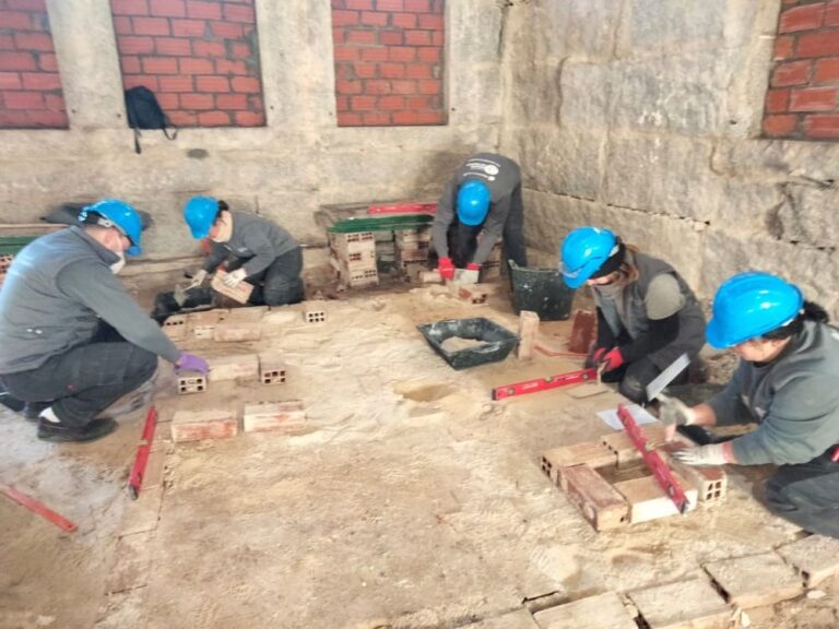 Comeza a rehabilitación da antiga casa do mestre de San Xurxo en Salceda