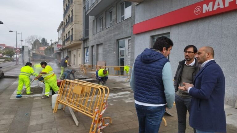 O Porriño mellora o saneamento para poñer fin ás inundacións dun inmoble