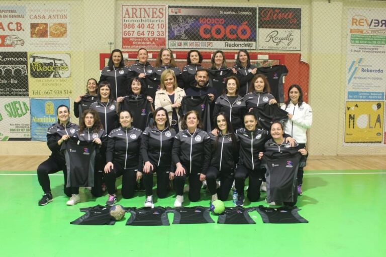 Redondela representa a Galicia no torneo internacional de veteranas de balonmán en Sevilla