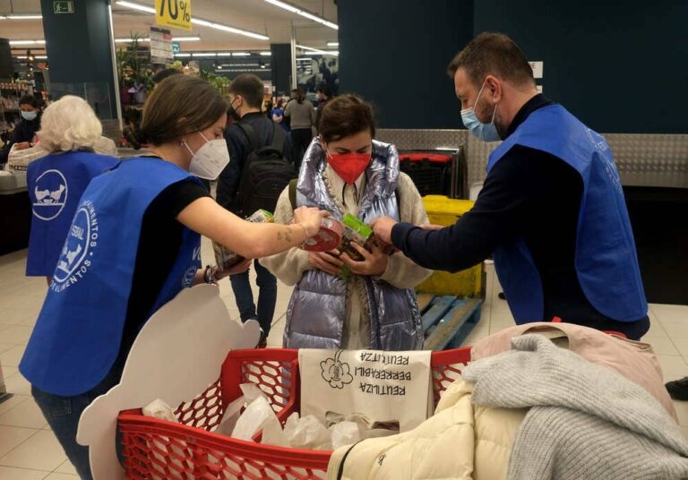 O Banco de Alimentos busca voluntarios para o 10 e 11 de marzo