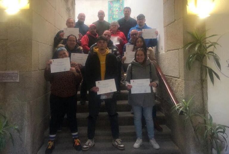 Quince persoas desempregadas de Baiona adquiren competencias en manexo de carretillas elevadoras