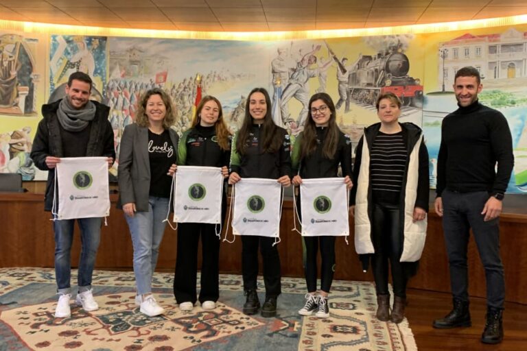 A alcaldesa de Salvaterra recibe no Concello ao CPA Condado, campión galego de patinaxe artístico de grupos grandes e pequenos
